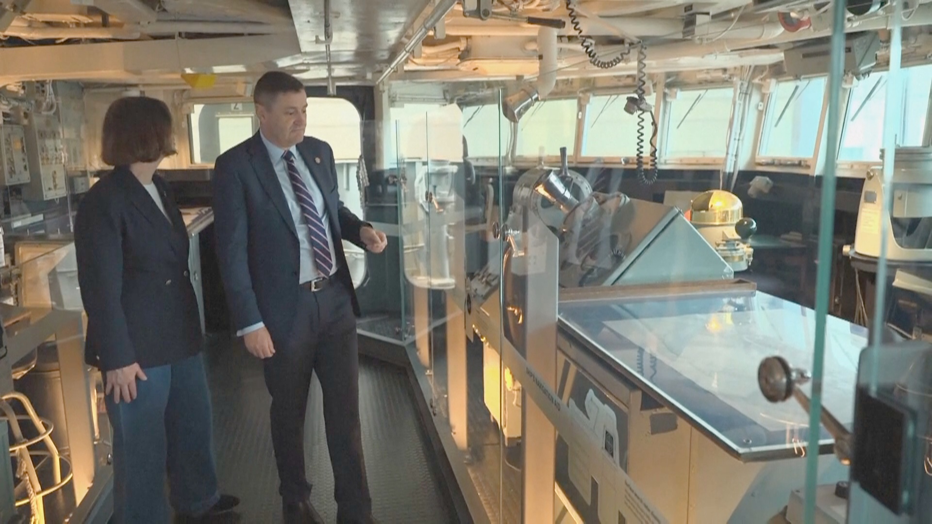 Мостик эсминца HMAS Brisbane стал частью выставки, посвящённой 125-летию ВМФ Австралии