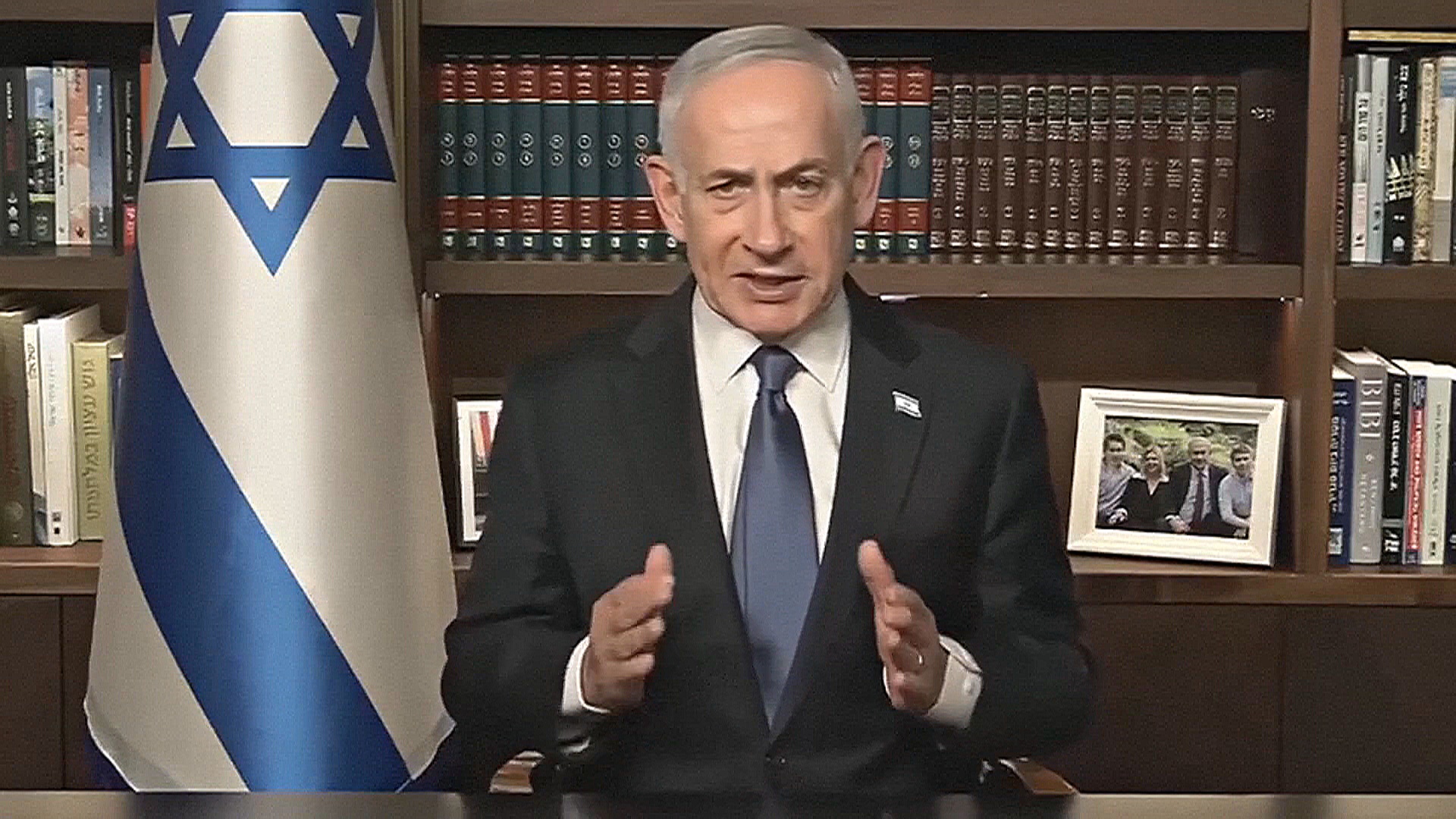 Израиль начнёт прямые мирные переговоры с Ливаном Израиль начнёт прямые мирные переговоры с Ливаном