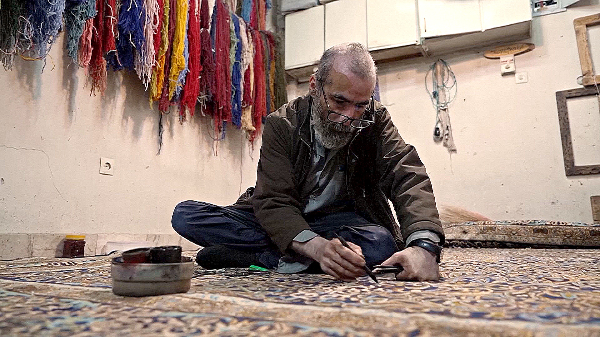 Рынок ковров Тегерана оживает на фоне двухнедельного прекращения огня