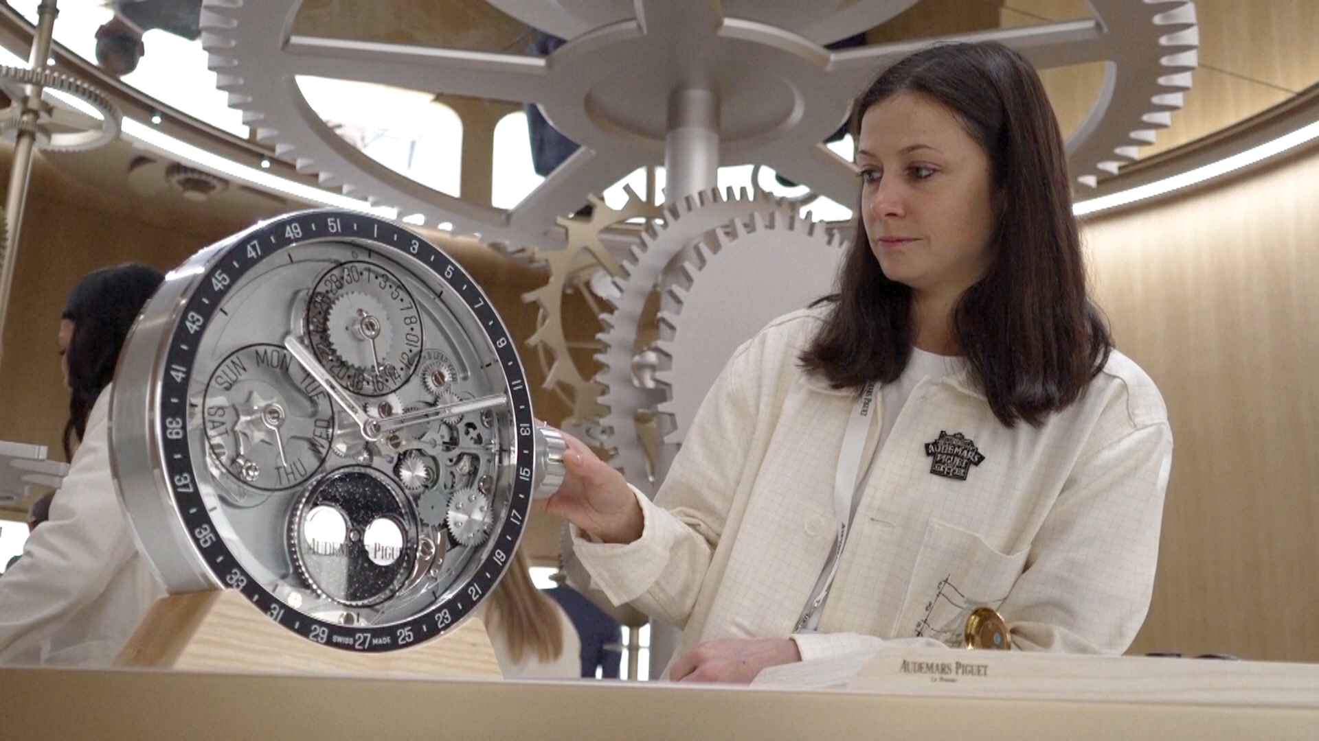 Роскошные часы представили в Женеве на фоне экономической нестабильности