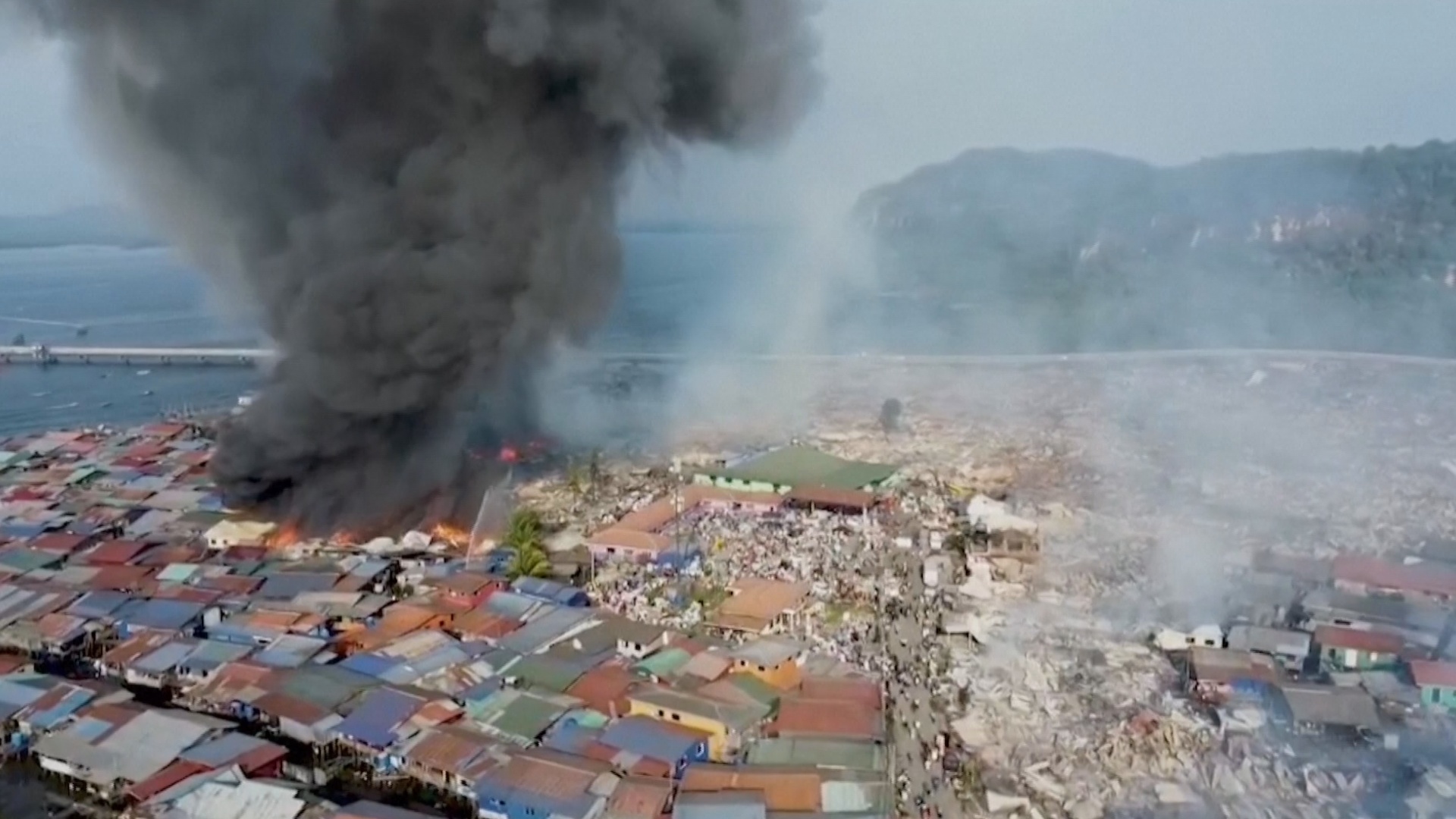 Пожар в Малайзии уничтожил 1000 домов