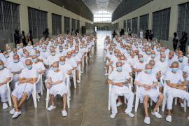 Почти 500 предполагаемых членов банды MS-13 предстали перед судом в Сальвадоре