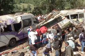 Смертоносный взрыв на шоссе в Колумбии унёс жизни 20 человек