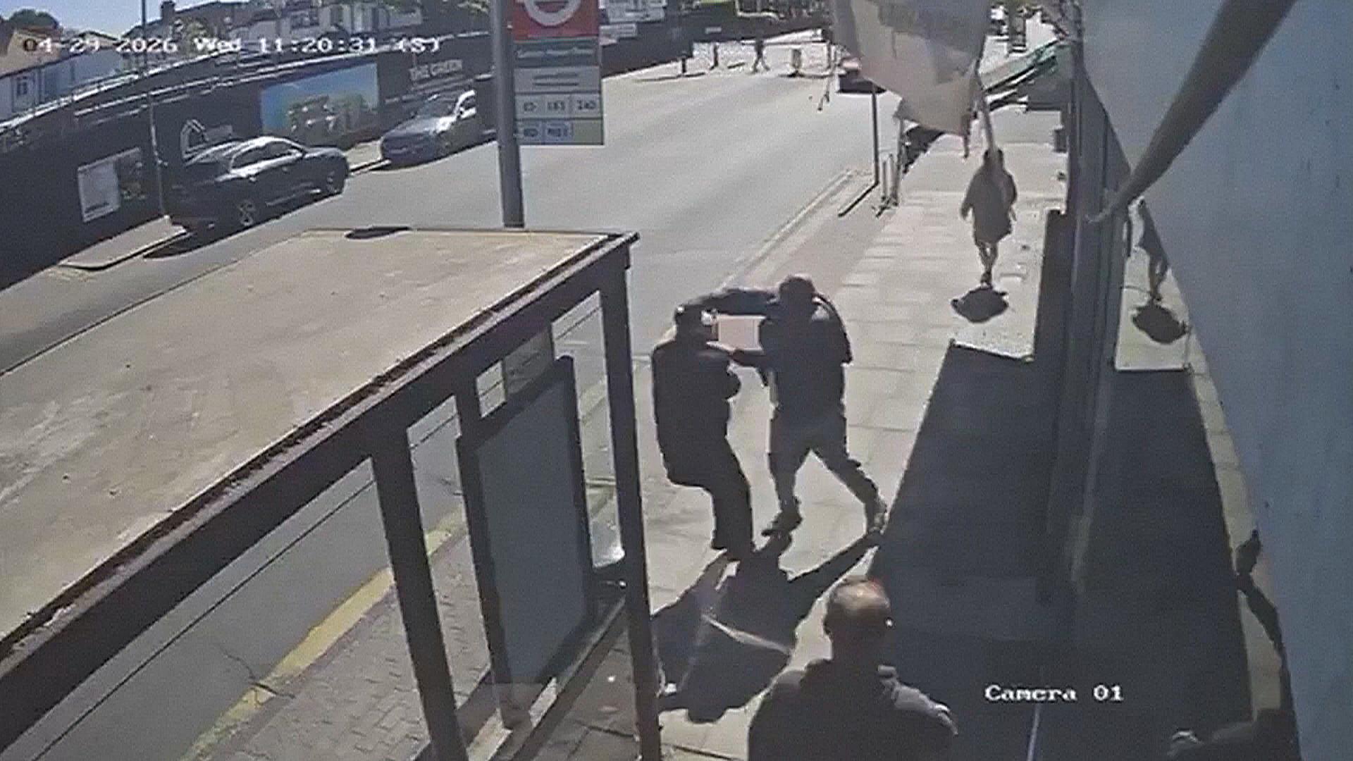 Нападение с ножом на евреев в Лондоне: двое ранены, нападавший арестован