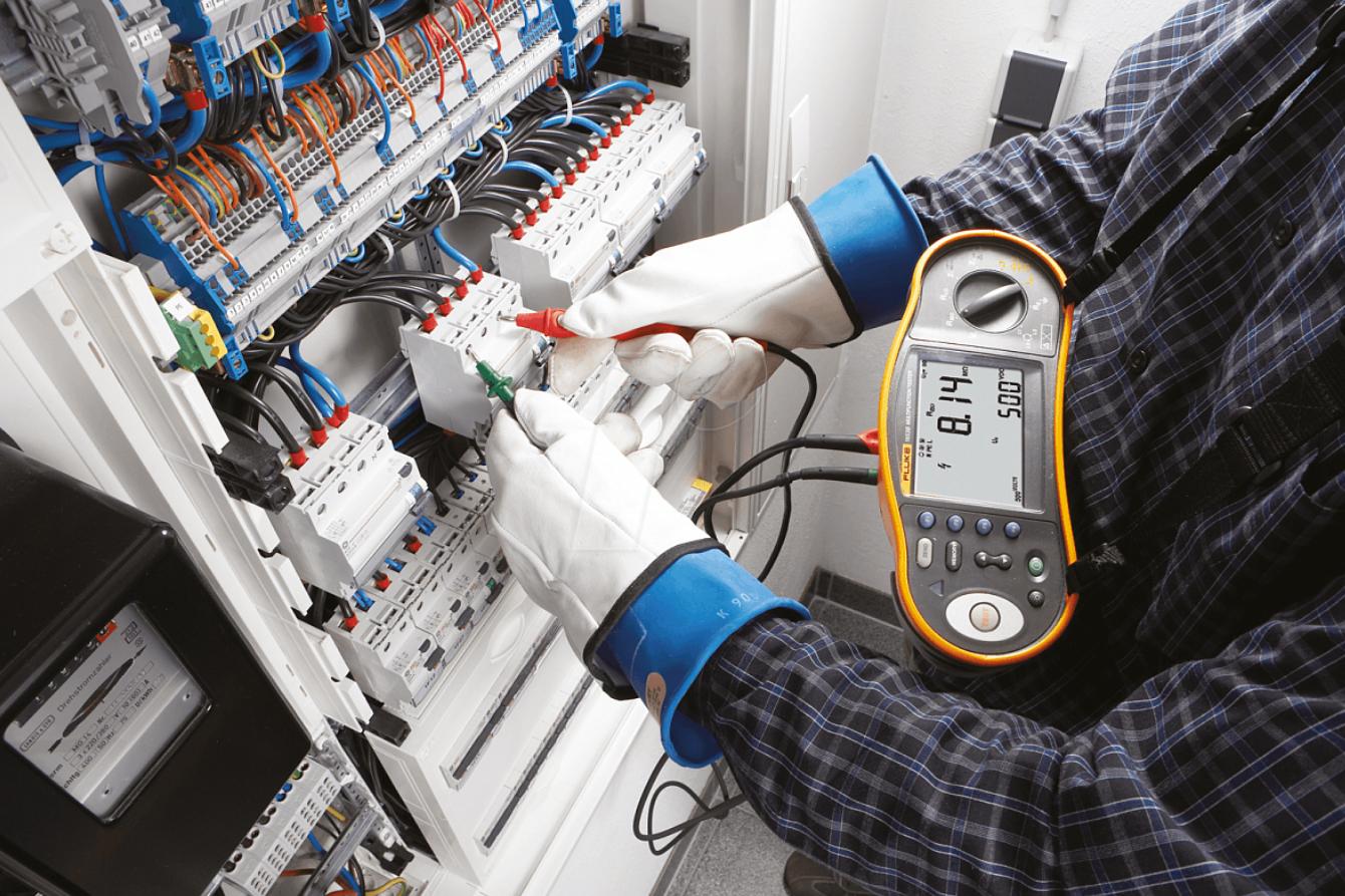 Электробезопасность под контролем: роль профессиональных испытаний оборудования