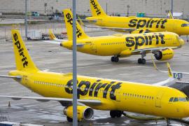 Крупнейший лоукостер США Spirit объявил о банкротстве: пассажиры застряли в аэропортах