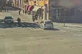 Наезд автомобиля на пешеходов в Модене: двое лишились ног, нападавший арестован