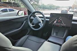 Поездки на роботакси Tesla в Техасе затягиваются на часы