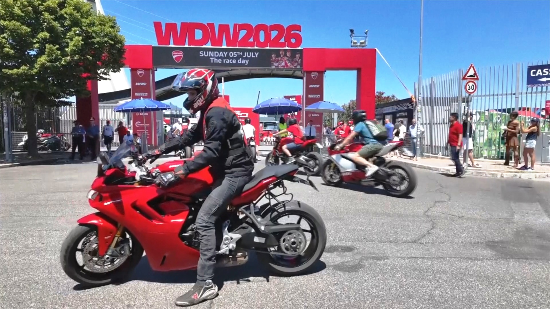 а Всемирной неделе Ducati отпраздновали столетие итальянского бренда а Всемирной неделе Ducati отпраздновали столетие итальянского бренда