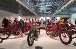 Загляните в обновлённую штаб-квартиру культового бренда Moto Guzzi