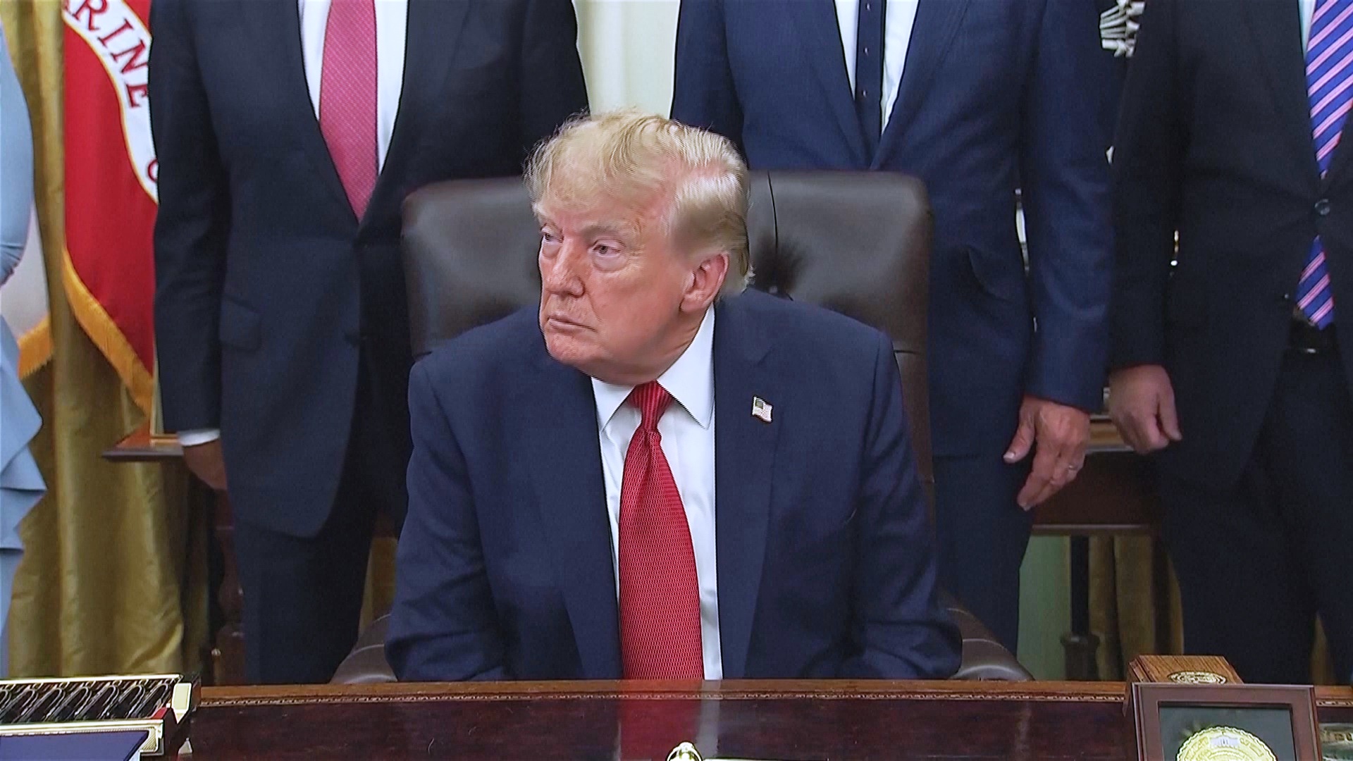 В США три СМИ предъявили иск к Дональду Трампу после того, как их лишили доступа в Белый дом В США три СМИ предъявили иск к Дональду Трампу после того, как их лишили доступа в Белый дом