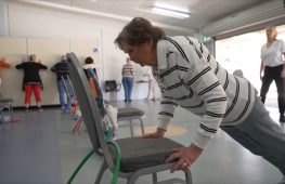 Бесплатные занятия физкультурой помогают пожилым австралийцам крепче стоять на ногах
