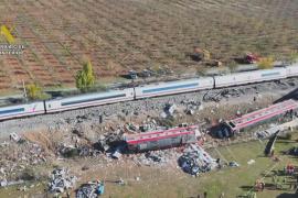 68 погибших: в Испании столкнулись два скоростных поезда