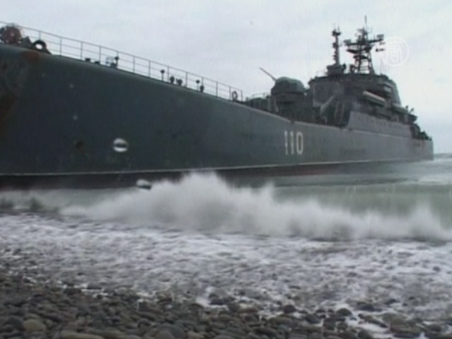 В Севастополе встретили крейсер «Москва»