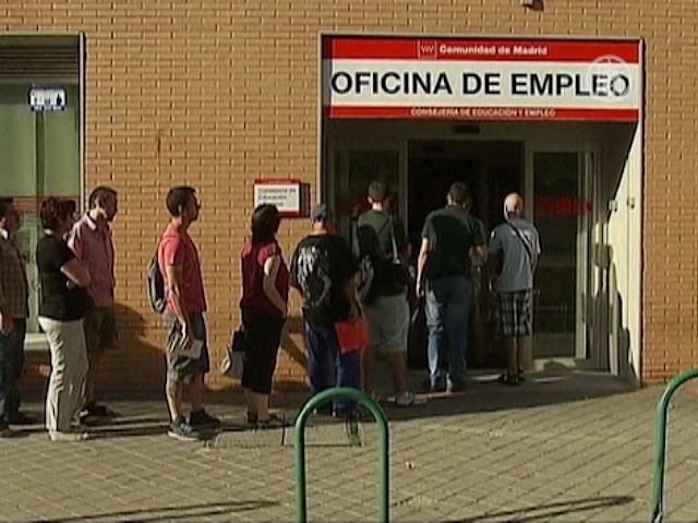 Безработных испанцев в мае стало немного меньше