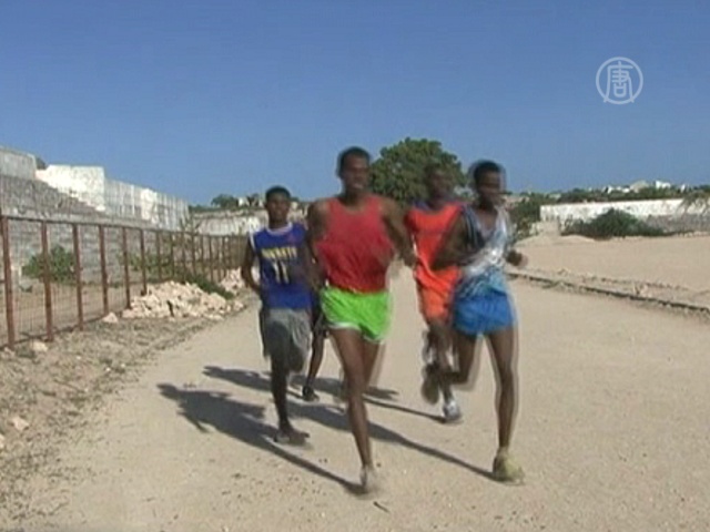 Атлеты в Сомали готовятся к Олимпиаде среди руин