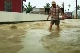 Дожди в Тайване вызвали наводнения и оползни