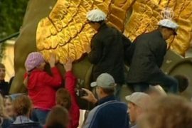 Туристы затирают питерские памятники «до дыр»