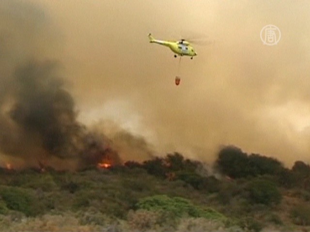 Лесные пожары бушуют на двух Канарских островах