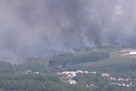 Лесные пожары в Португалии подбираются к людям