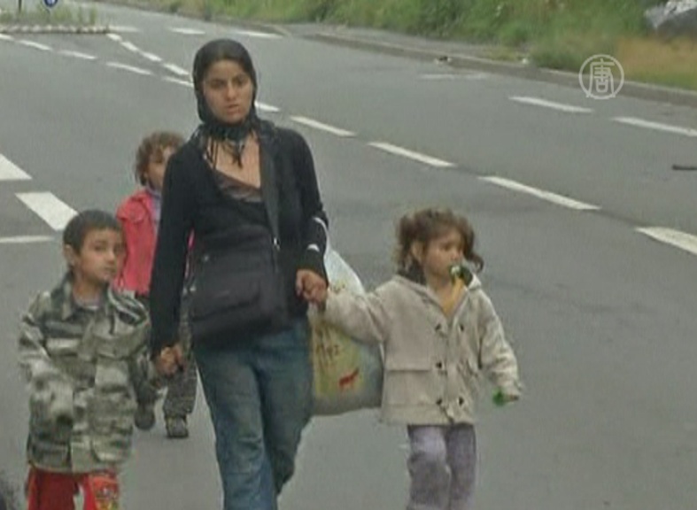 Румыния обещает расселять депортированных цыган