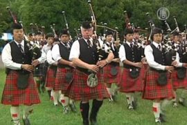Японцы надели шотландские юбки-килты