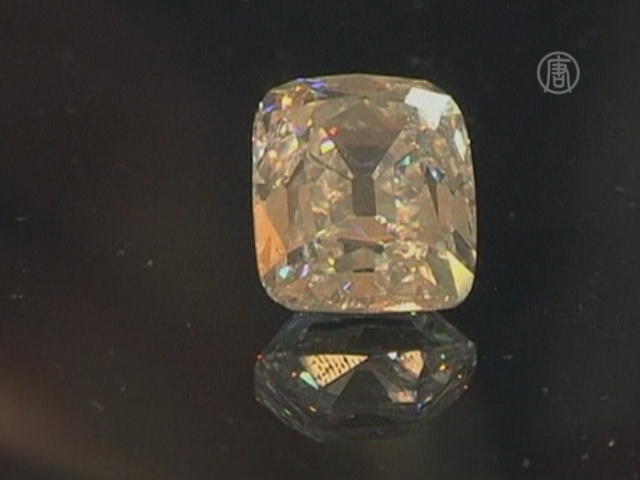 Огромный бриллиант продан за рекордную сумму