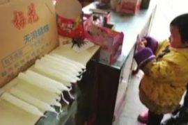 Из-за «конца света» в Китае раскупают свечи