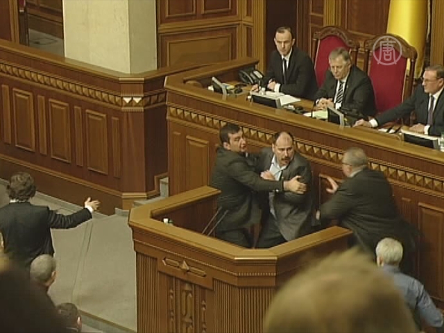 Парламент и правительство Украины получили глав