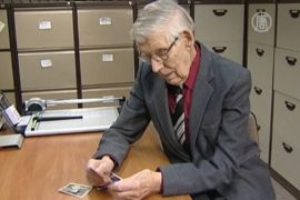 100-летний офисный работник не собирается на отдых