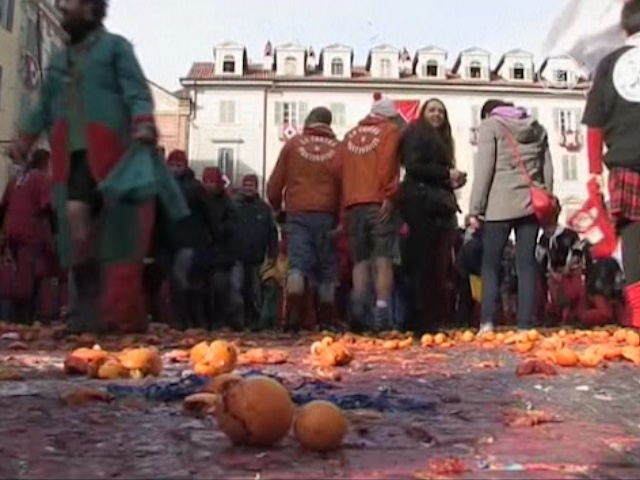 «Битва апельсинами» разгорелась на севере Италии