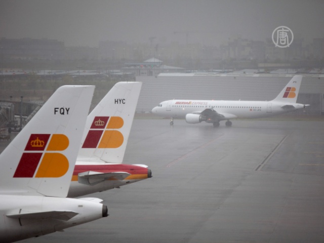 Испанский авиаперевозчик отменил 40% рейсов