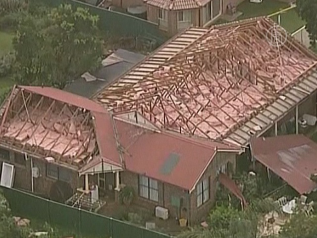 Сильнейший шторм разрушил дома в Сиднее