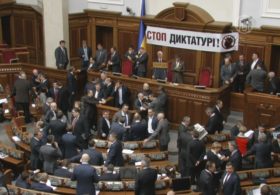 Украинский парламент снова заблокирован