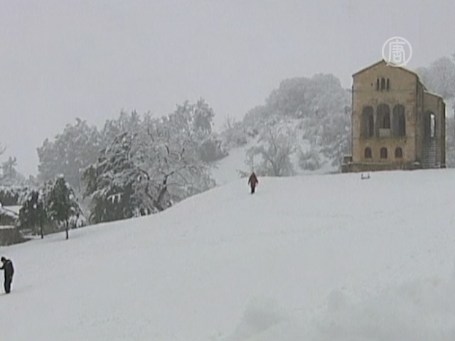 Испания утопает в снегу