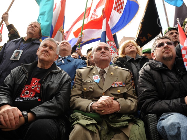 Хорватские ветераны против вывесок на сербском