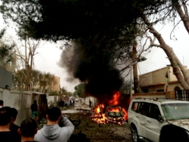 Атаковано посольство Франции в Ливии