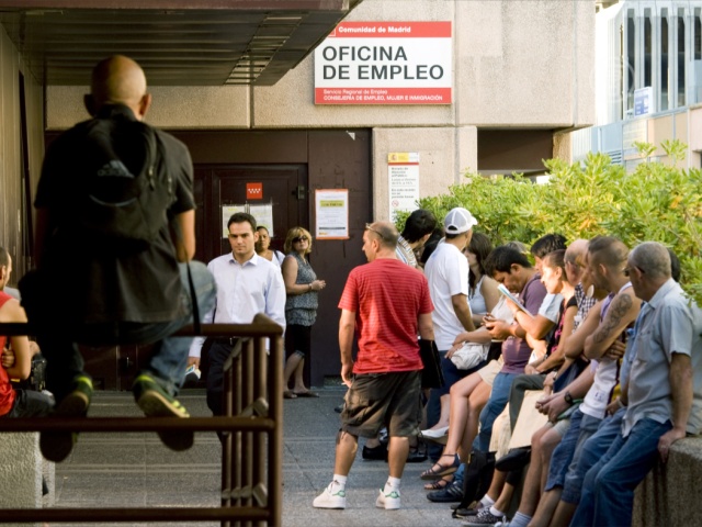 Безработица в Испании достигла рекордных высот