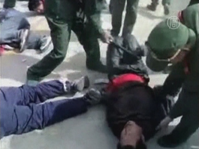 КНР: полицейских учат, как репрессировать тибетцев