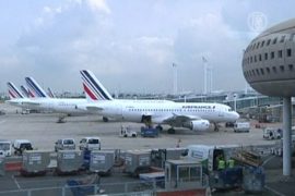 В аэропортах Франции отменена половина рейсов