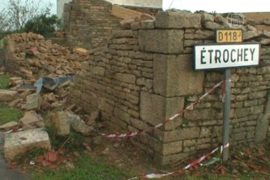 «Мини-торнадо» лишил крова десятки французов