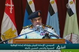 Армия Египта грозится вернуть себе власть