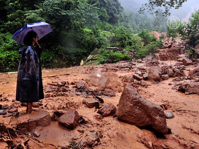 Оползни и наводнения в Китае: 18 погибших