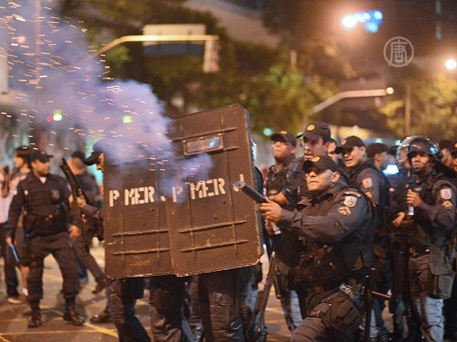 Бразилию вновь охватили протесты