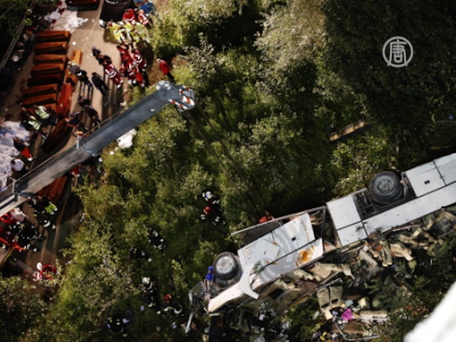 Автобус с паломниками упал с обрыва в Италии