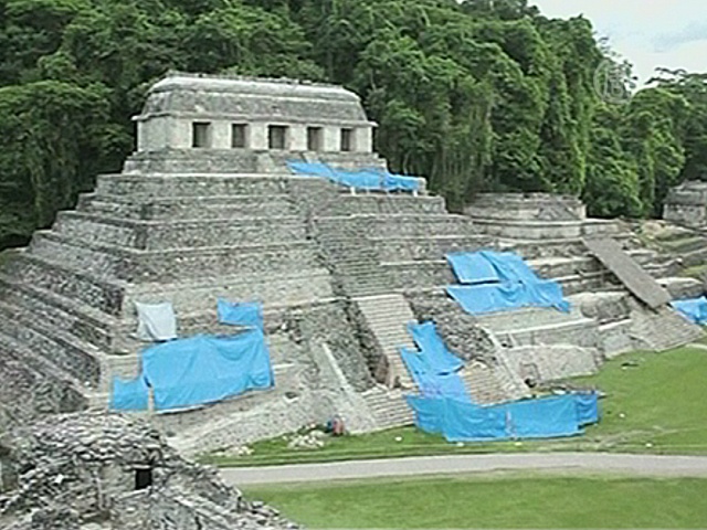 Археологи просвечивают древний храм майя