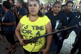 Домохозяйки Мексики взяли в руки оружие