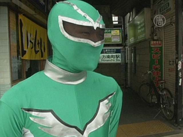 «Зелёный супергерой» помогает носить тяжести