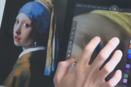 Японец рисует картины пальцами на айпаде