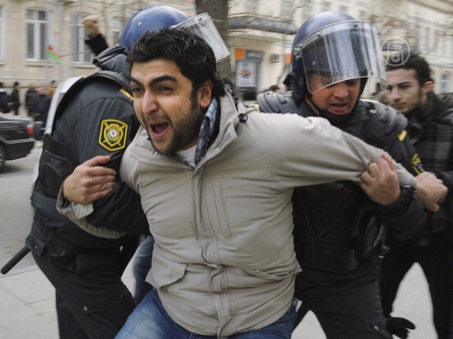 HRW: власти Азербайджана «закручивают гайки»